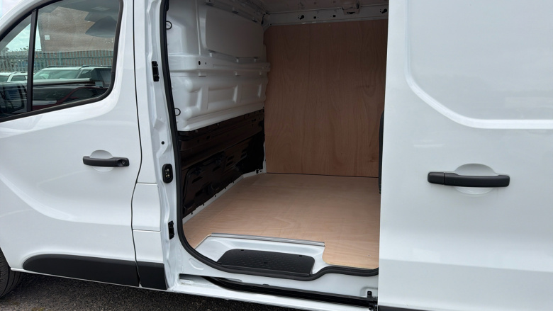 Renault Trafic Swb Diesel SL30 Blue dCi 130 Advance [Safety] Van